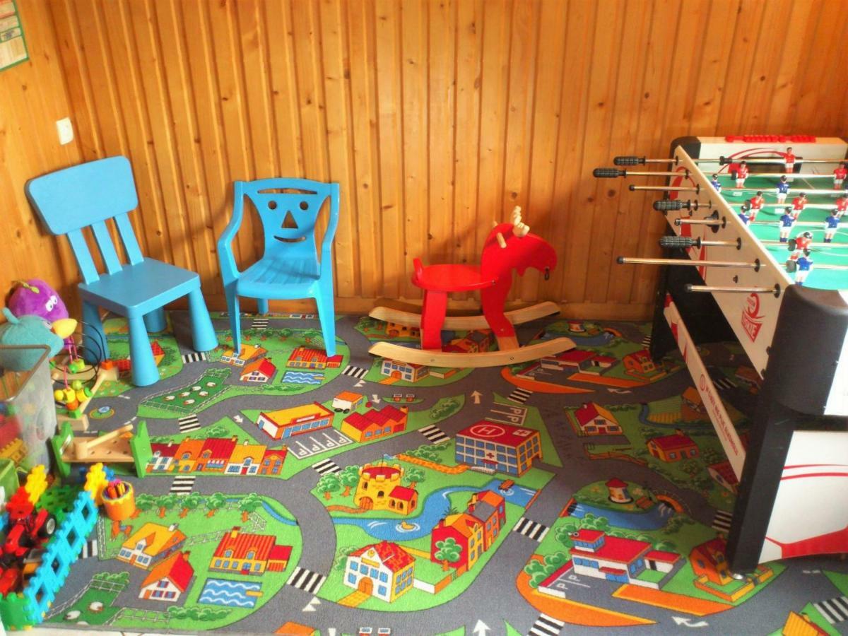 Pokoje Goscinne Budzowie Czarna Gora Bagian luar foto